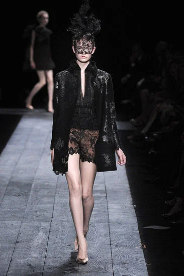 Valentino Fall 2009 Haute Couture