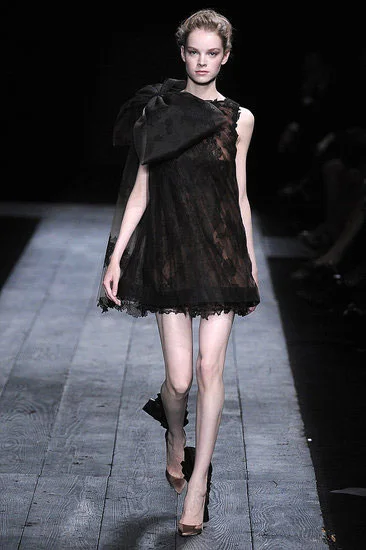 Valentino Fall 2009 Haute Couture